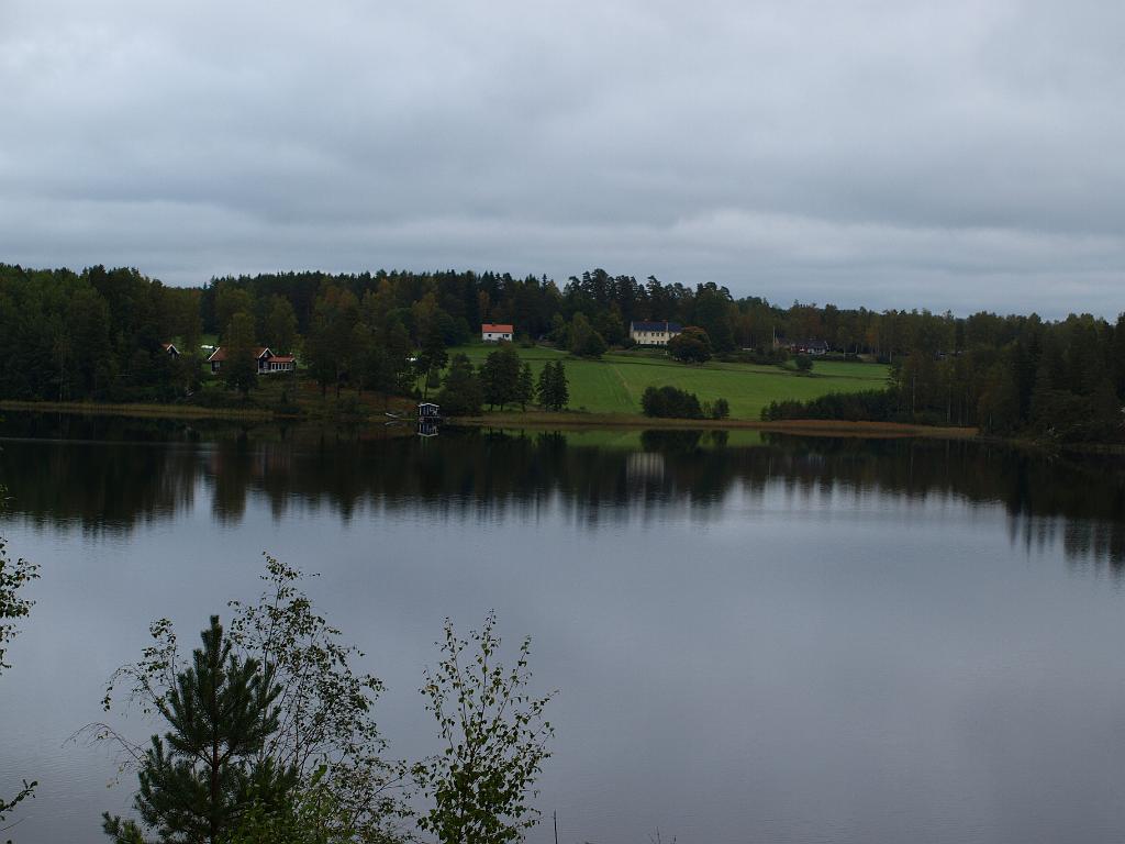 bk4.JPG - Karlsgåva syns på andra sidan sjön